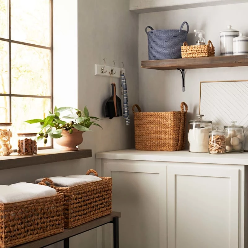 3-Hook Triple Wall Hanger, White 4 3-Hook Triple Wall Hanger, White - Image 4