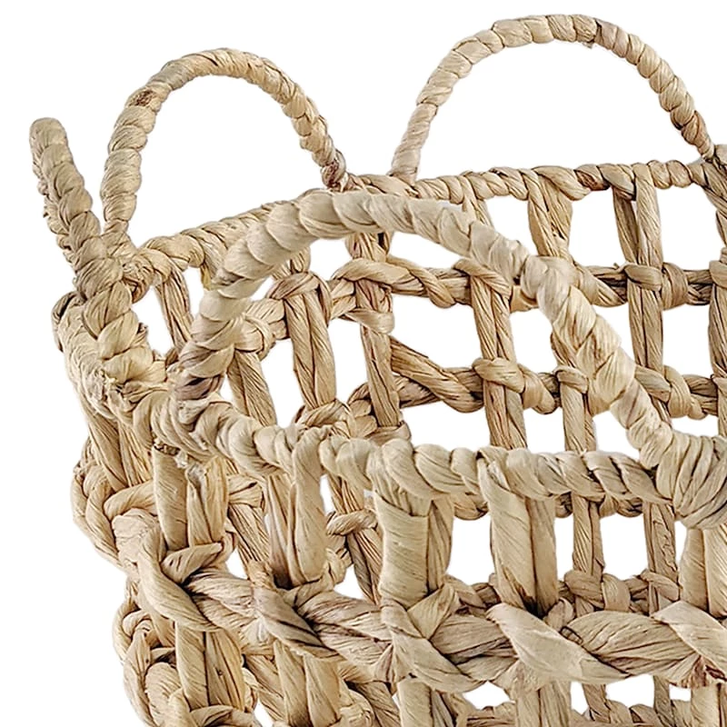Grace Mitchell Braided Water Hyacinth Basket With Scalloped Edge, Medium 2 Grace Mitchell Braided Water Hyacinth Basket With Scalloped Edge, Medium - Image 2