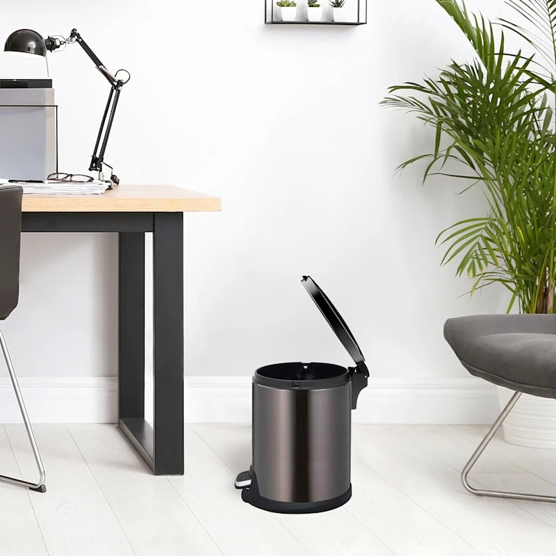 Round Black Stainless Steel Pedal Bin, 5l 5 Round Black Stainless Steel Pedal Bin, 5l - Image 5